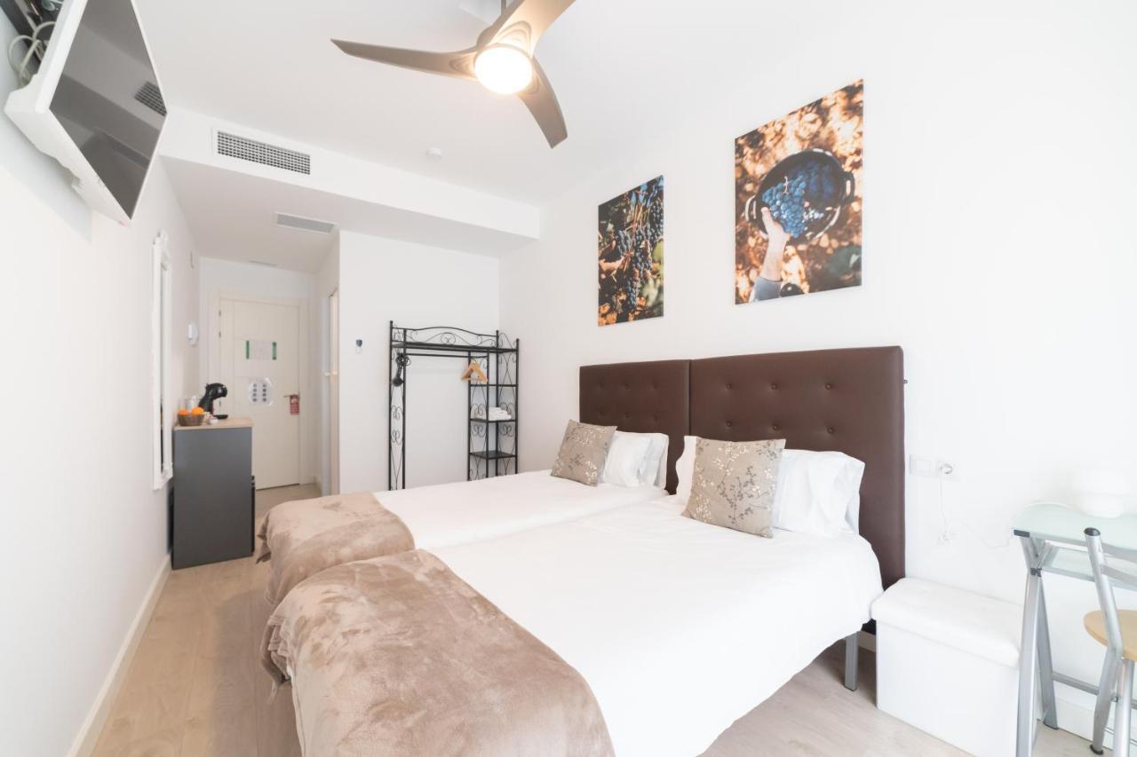 Hostal Puente De Hierro Logrono Ngoại thất bức ảnh