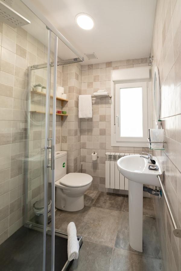 Hostal Puente De Hierro Logrono Ngoại thất bức ảnh