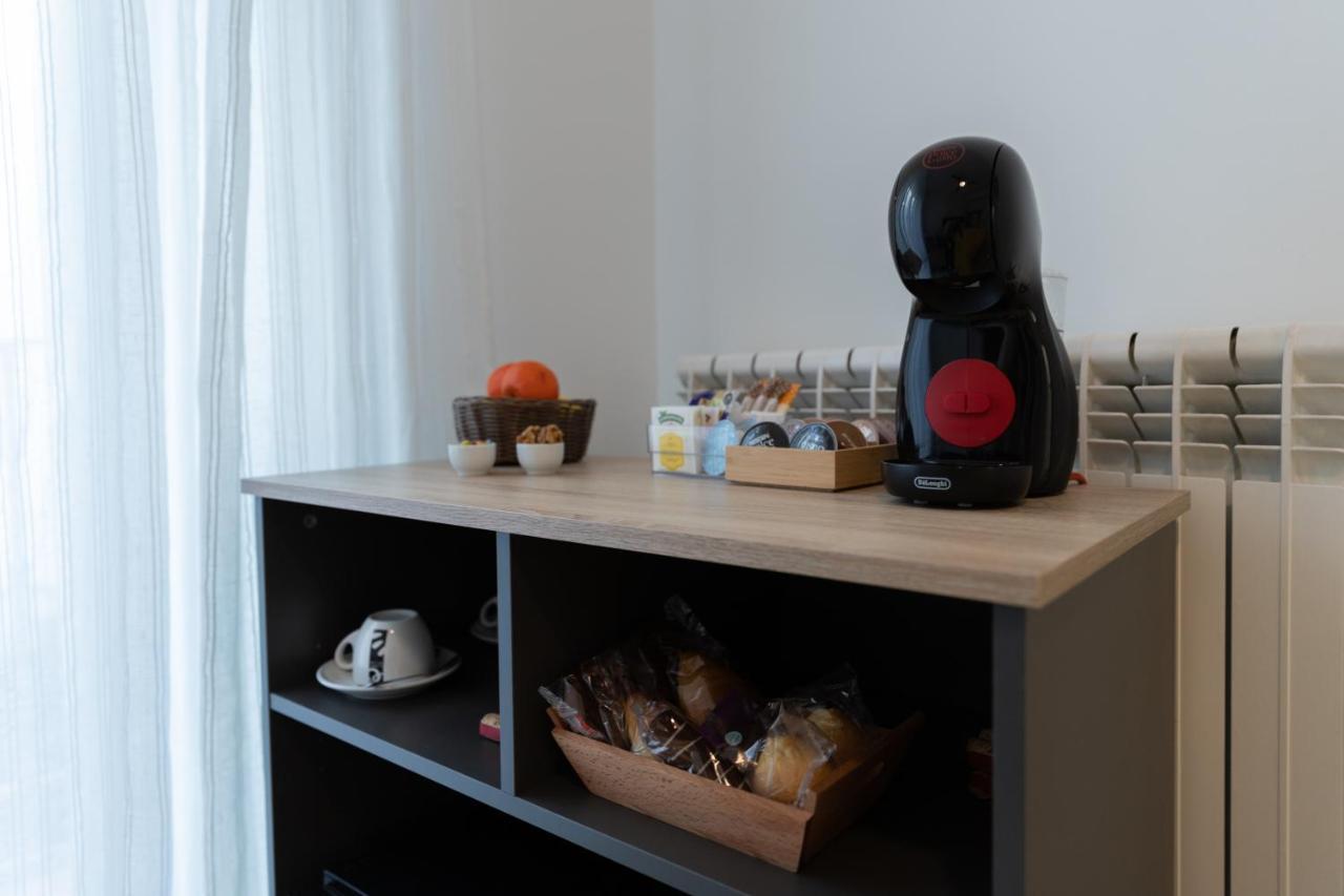 Hostal Puente De Hierro Logrono Ngoại thất bức ảnh