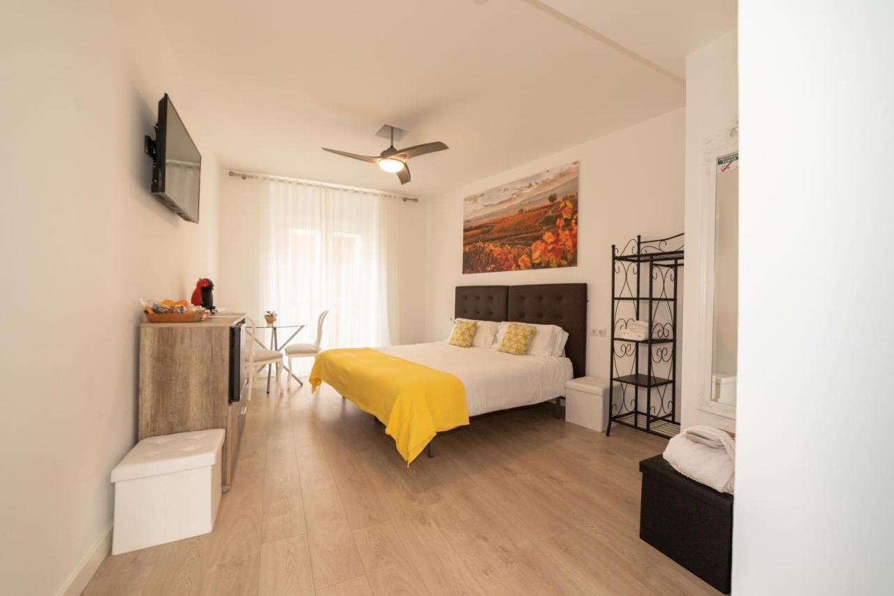 Hostal Puente De Hierro Logrono Ngoại thất bức ảnh