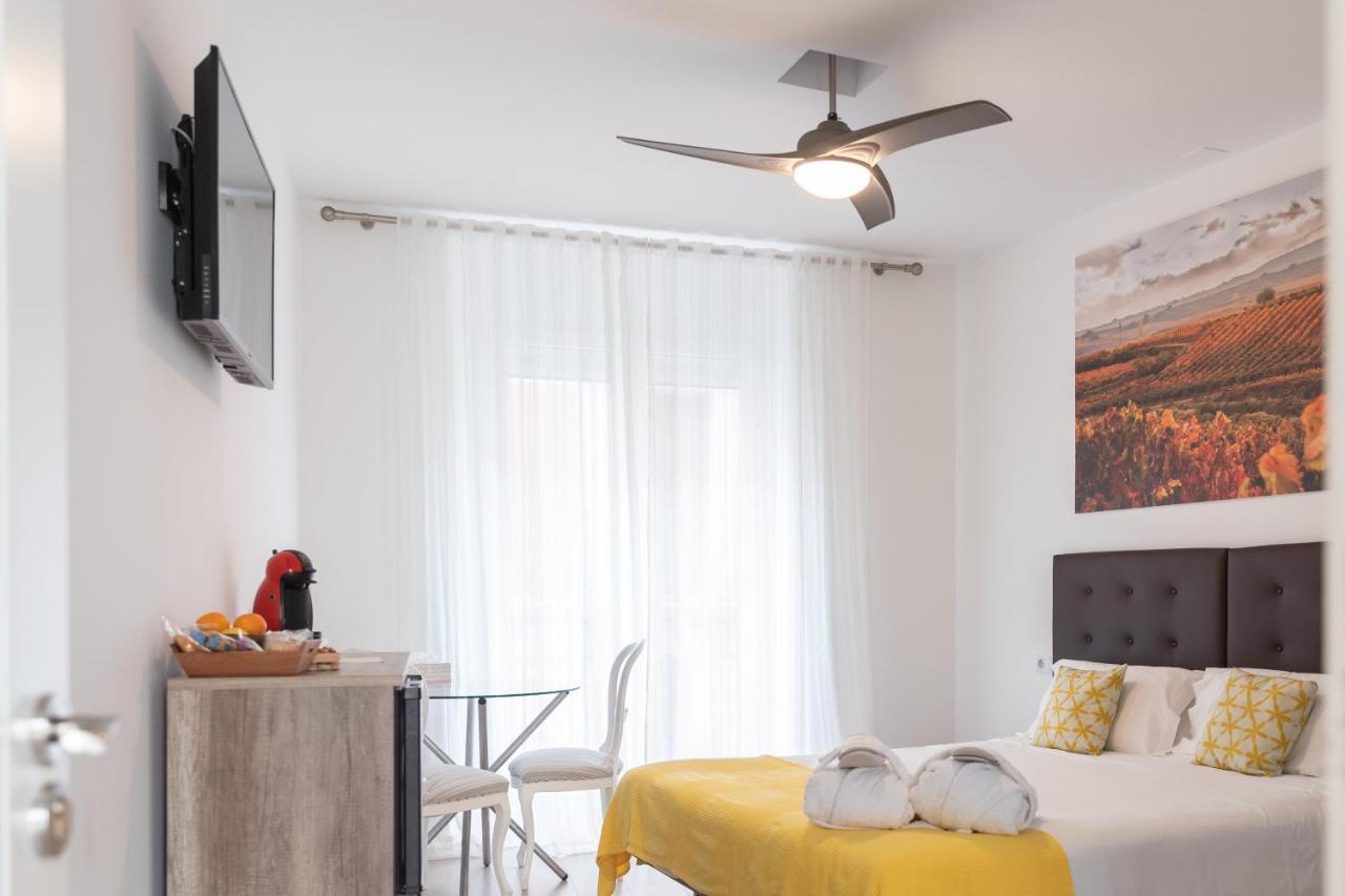 Hostal Puente De Hierro Logrono Ngoại thất bức ảnh
